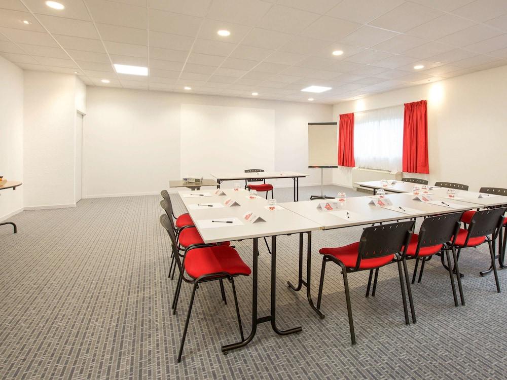 Hotel Ibis Pau Lescar Zewnętrze zdjęcie