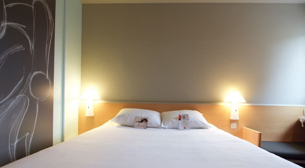 Hotel Ibis Pau Lescar Zewnętrze zdjęcie
