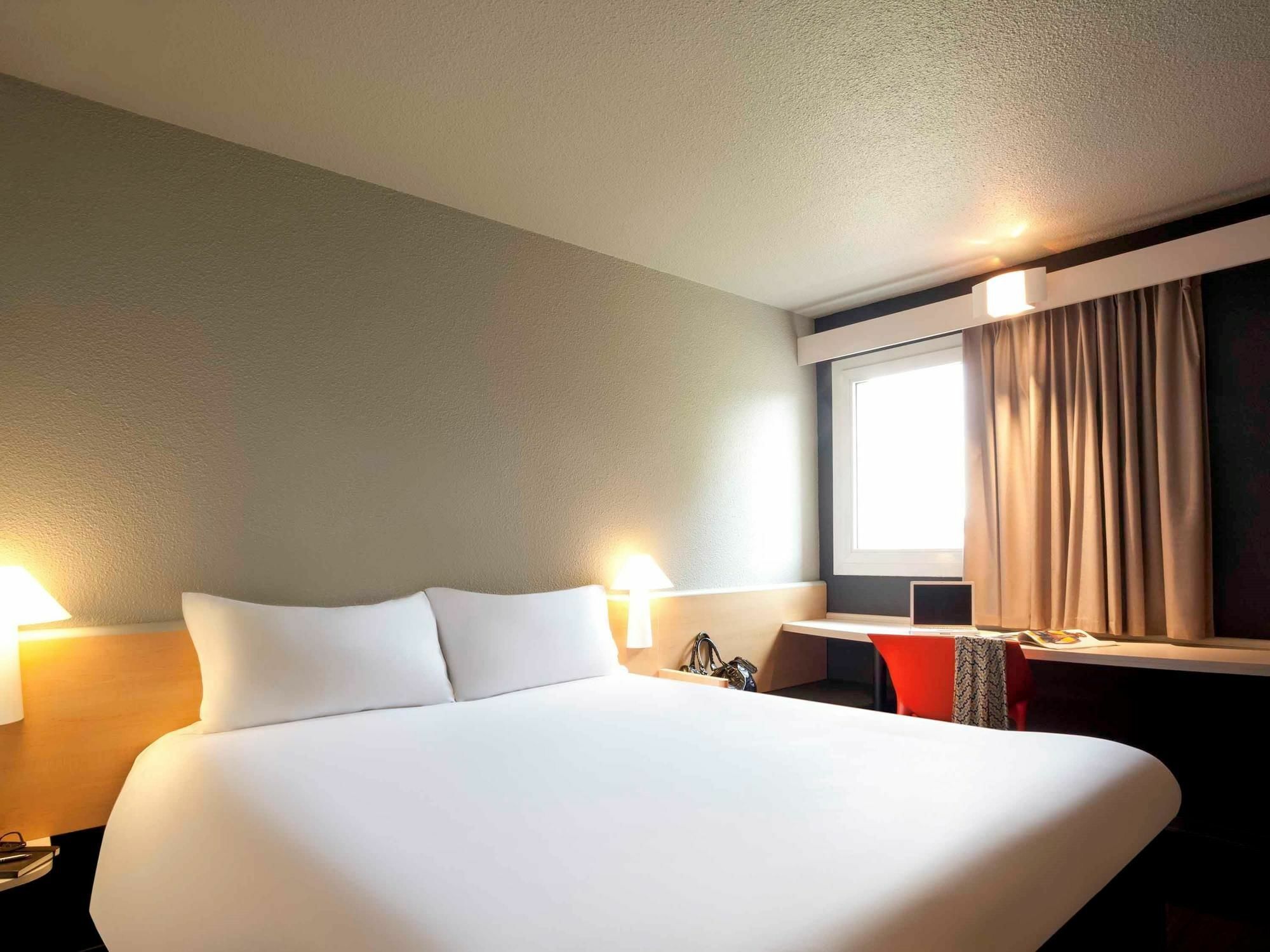 Hotel Ibis Pau Lescar Zewnętrze zdjęcie